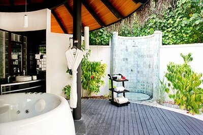 Open badkamer in tuin (Tuinnieuws)