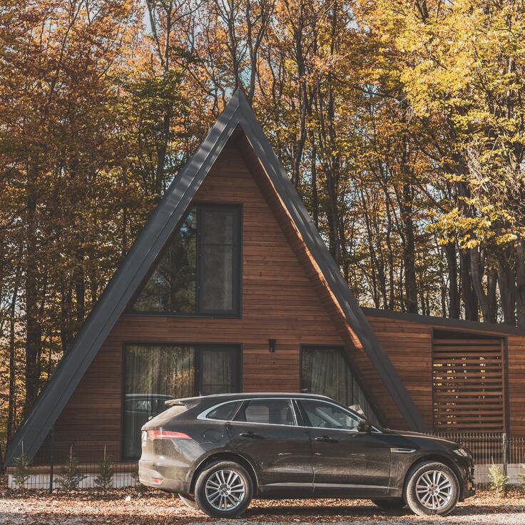 De voordelen van een prefab chalet ten opzichte van traditionele bouwmethoden (Interieurdesign)