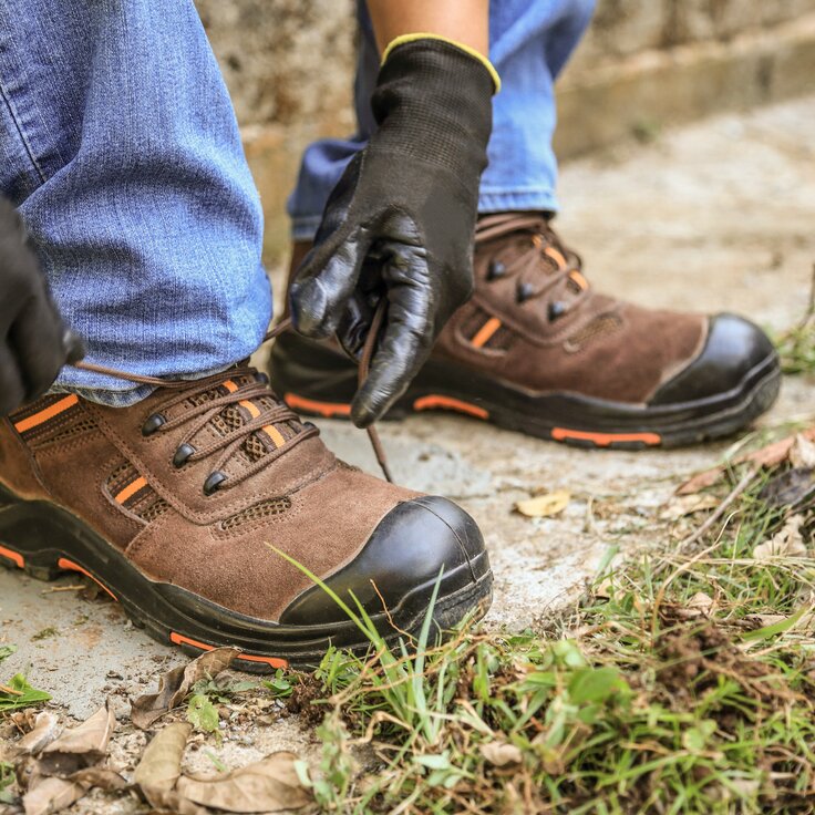 Veilig werken in de tuin met werkschoenen (Veiligheid)