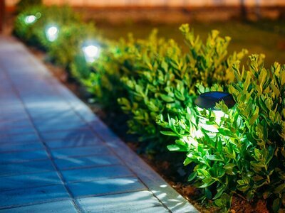 Energiebesparing in de tuin (Terras en verlichting)